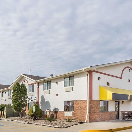 Hotel Super 8 By Wyndham Pontiac Extérieur photo