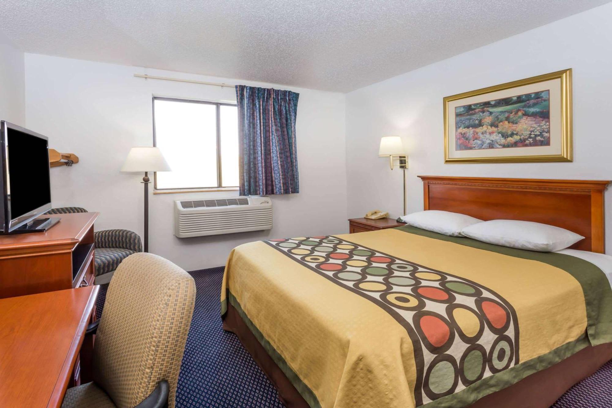 Hotel Super 8 By Wyndham Pontiac Extérieur photo